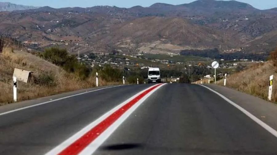 DGT introduceert rode lijn op wegen met € 400 boete voor inhalen
