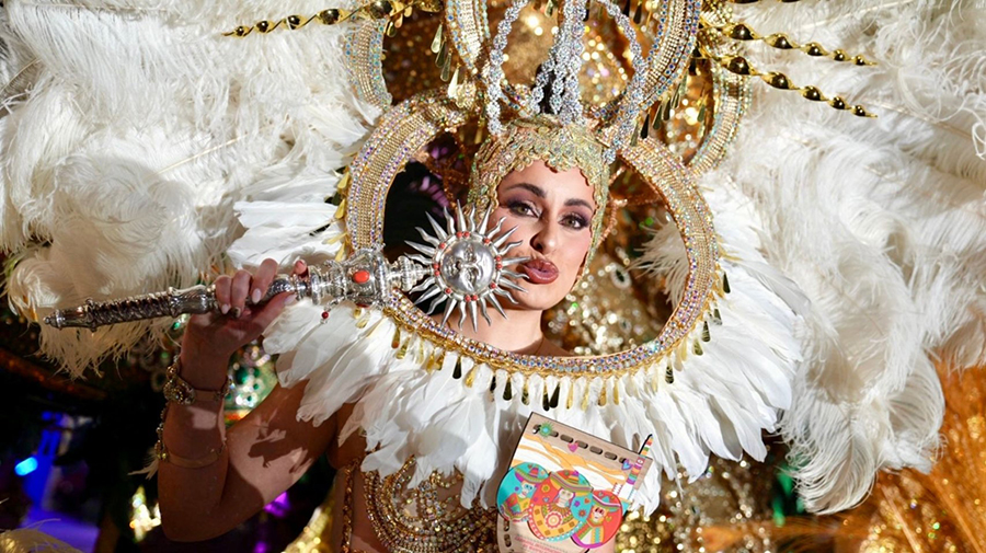 Sarina Hernández Suárez verovert de kroon van Koningin op het Internationale Carnaval van Maspalomas 2025