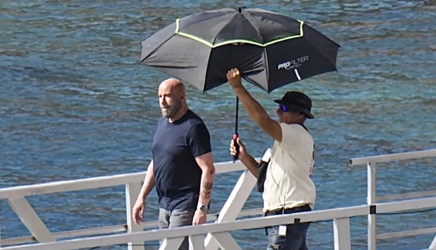 John Travolta gespot tijdens filmen van nieuwe film op stranden van Gran Canaria